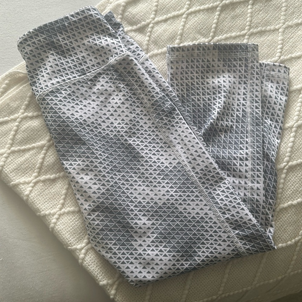 Old navy xs stretchy cropped leggings